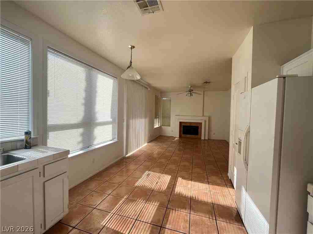 2400 Sterling Heights Dr - Photo 5 of 20