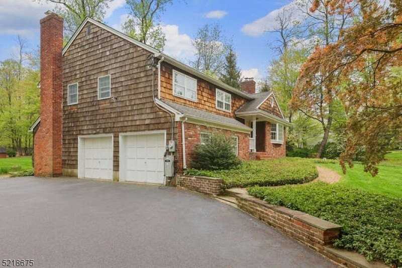 18 Skyline Dr - Photo 4 of 31