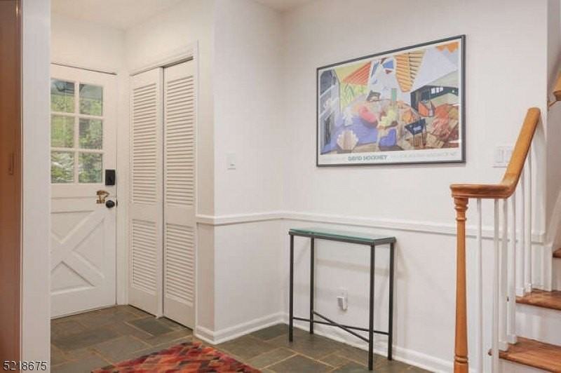 18 Skyline Dr - Photo 6 of 31