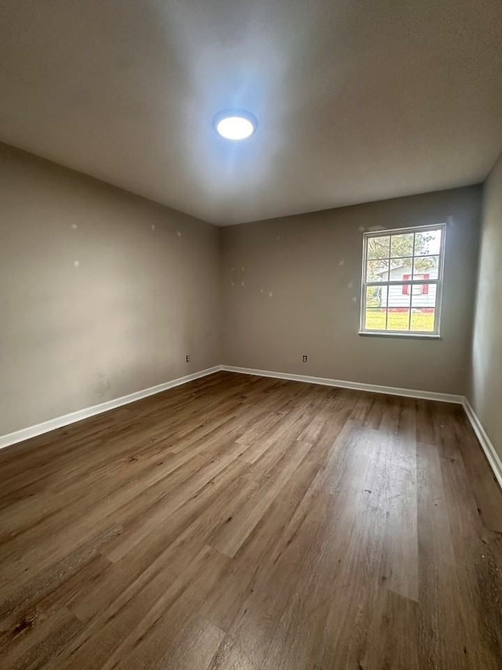 901 Tate Dr - Photo 4 of 7