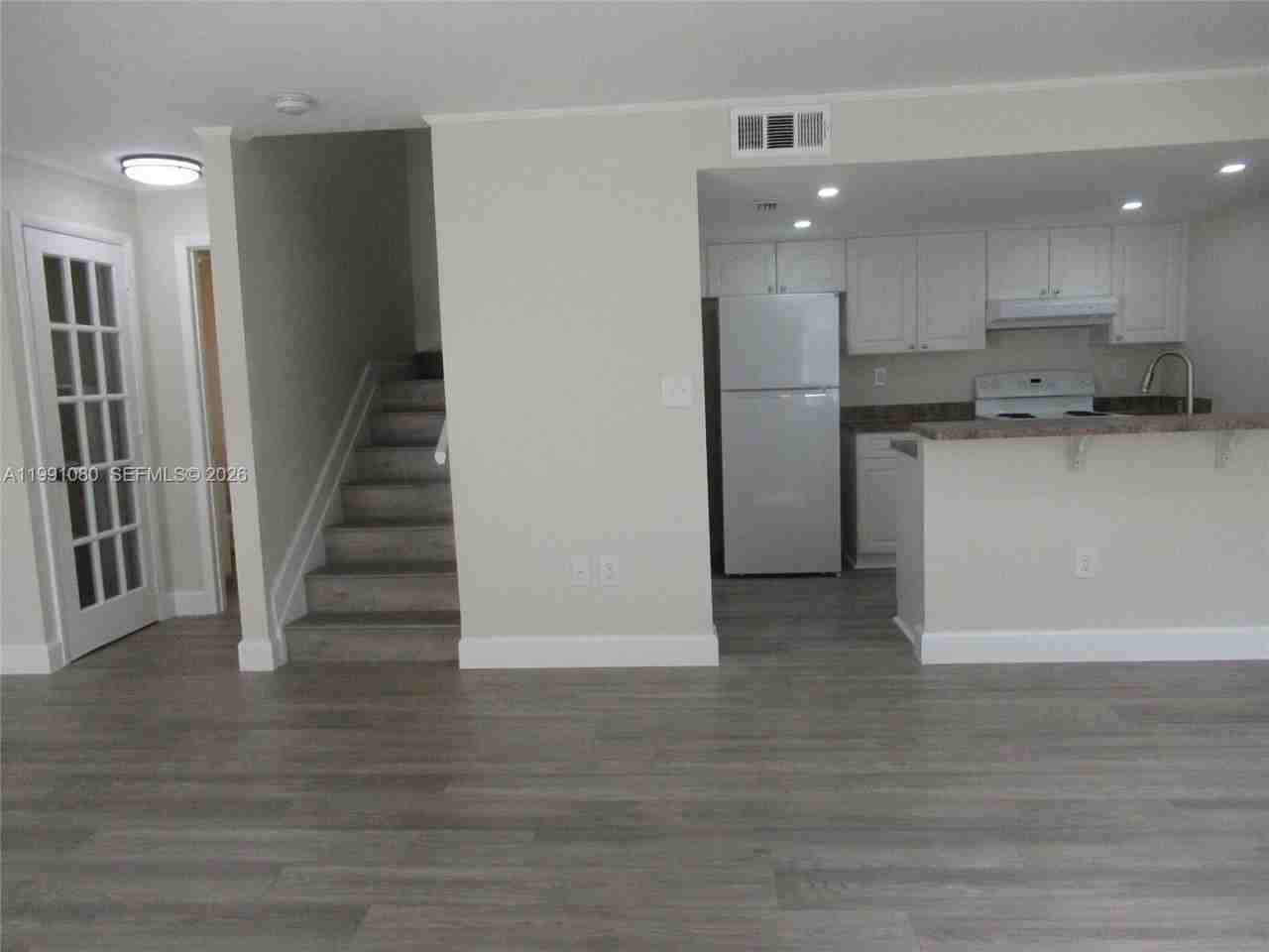 6825 Sw 45th Ln - Photo 3 of 11