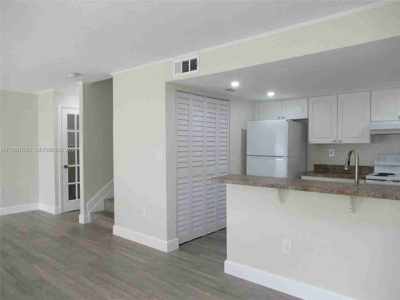 6825 Sw 45th Ln - Photo 4 of 11