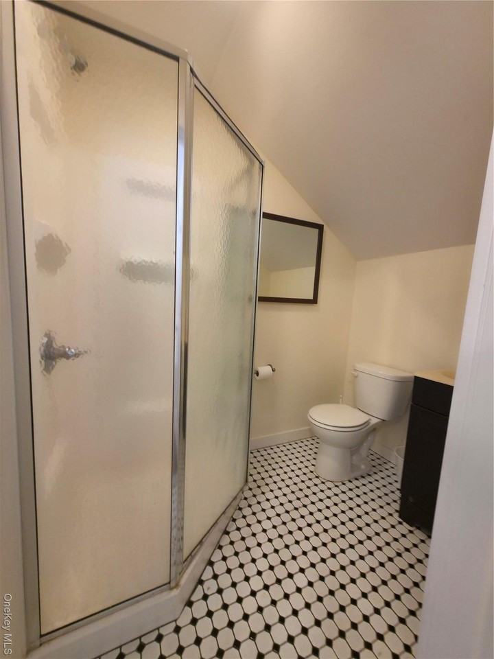 231 Reynolds Rd Apt 9 - Photo 3 of 15