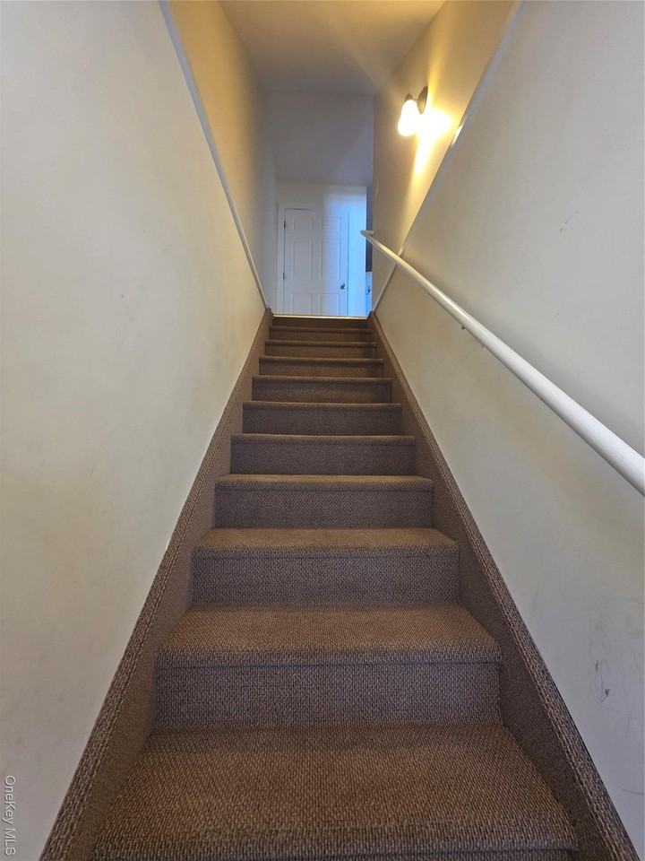 231 Reynolds Rd Apt 9 - Photo 7 of 15