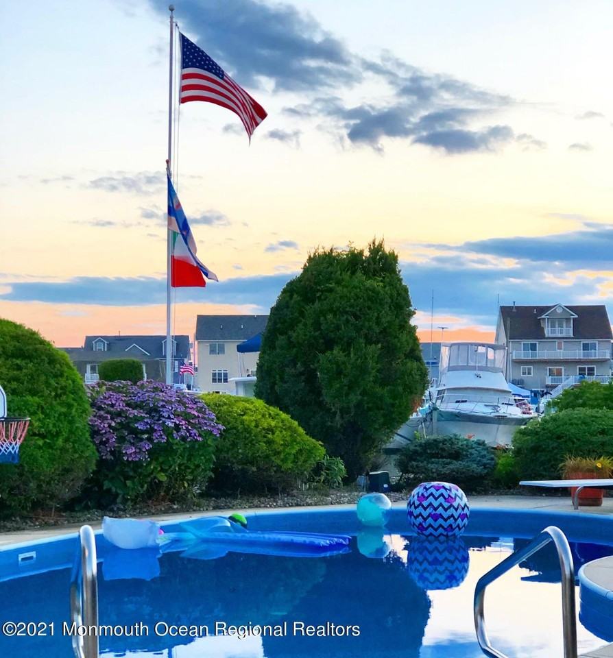 362 Venice Dr - Photo 2 of 13