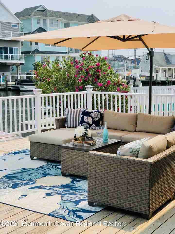 362 Venice Dr - Photo 3 of 13