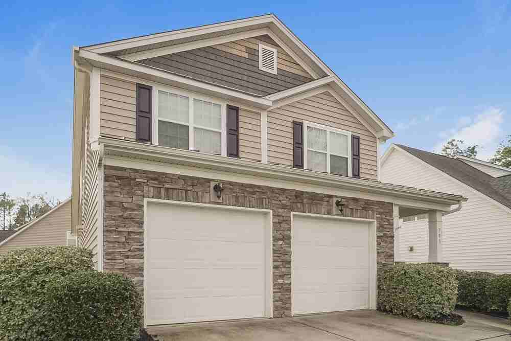 701 Hicklin Dr - Photo 4 of 17