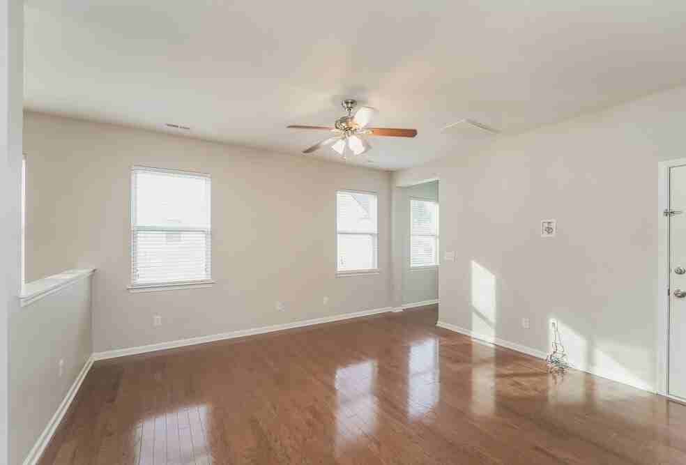 701 Hicklin Dr - Photo 6 of 17