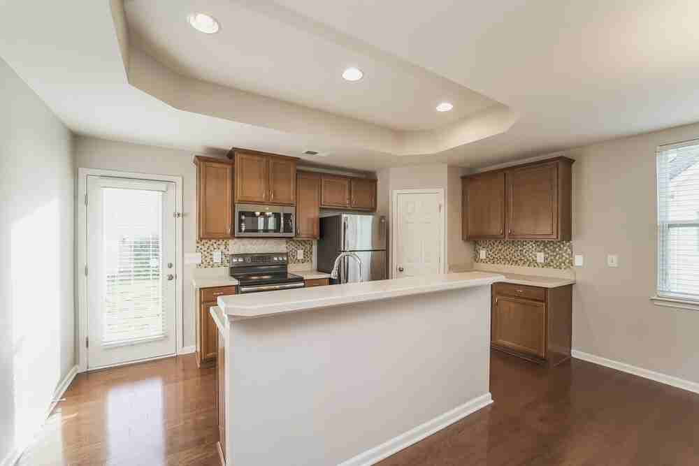 701 Hicklin Dr - Photo 7 of 17