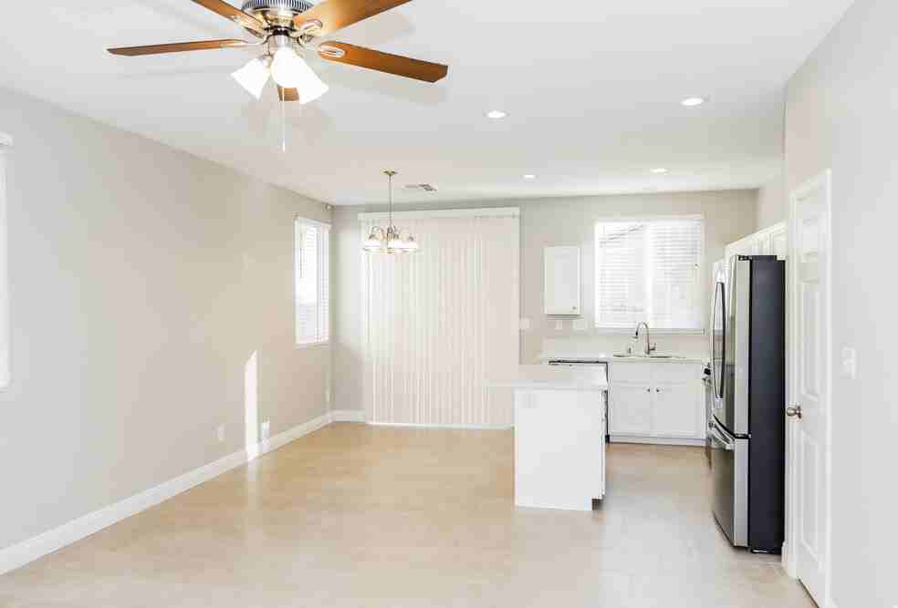 486 Kirkstone Way - Photo 6 of 16