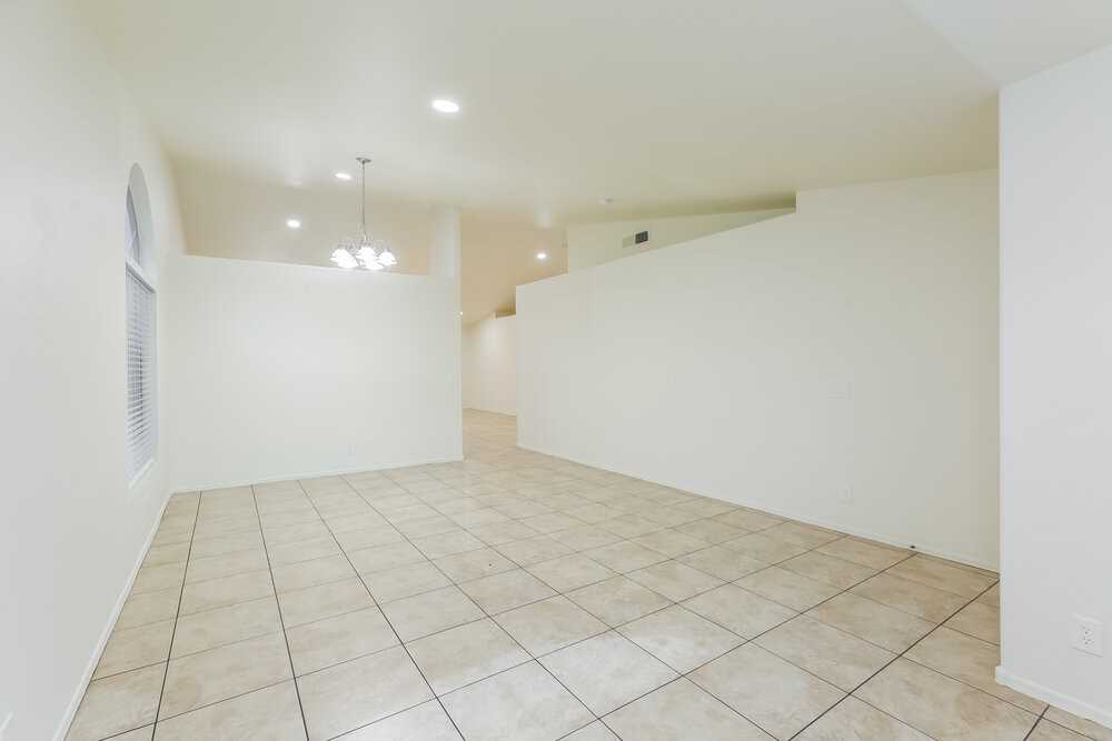 2904 W Sunland Ave - Photo 4 of 16