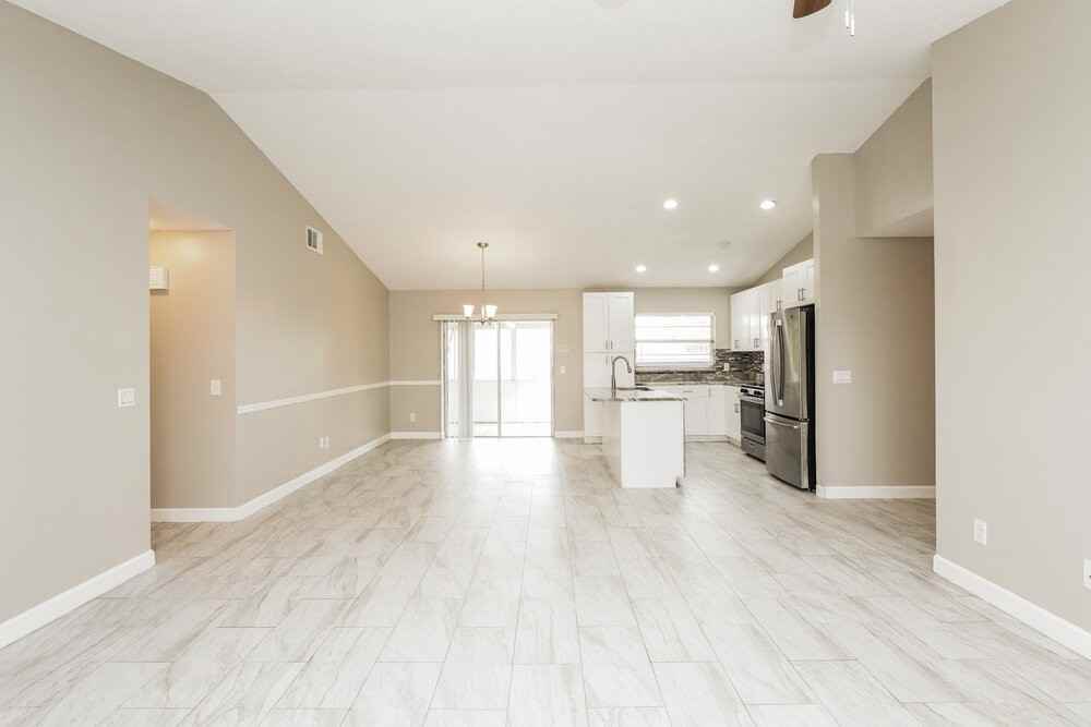 2767 Muscatello St - Photo 3 of 16