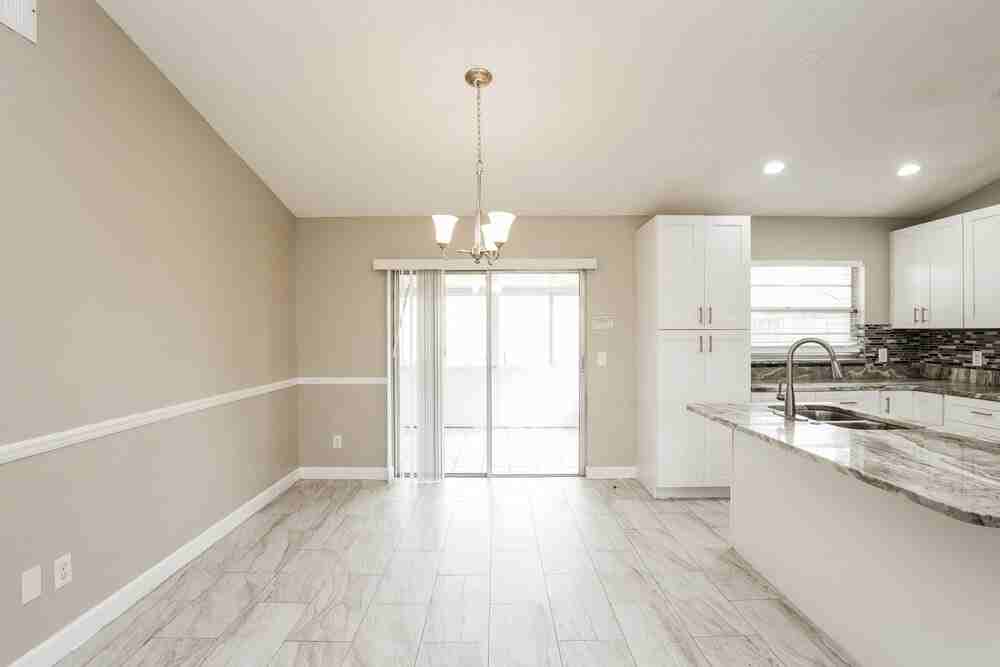 2767 Muscatello St - Photo 5 of 16