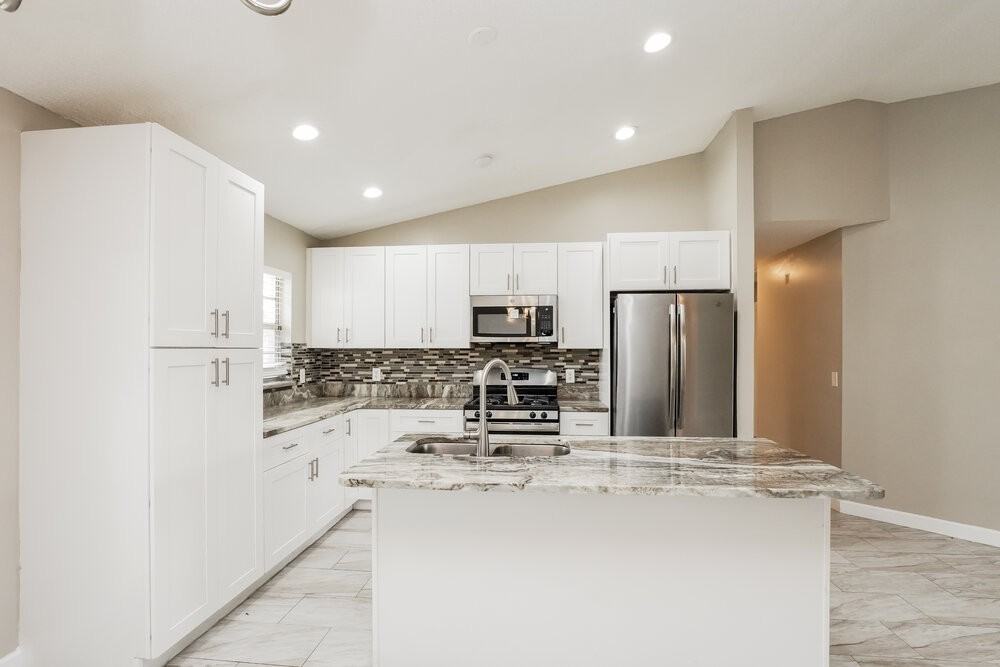 2767 Muscatello St - Photo 6 of 16