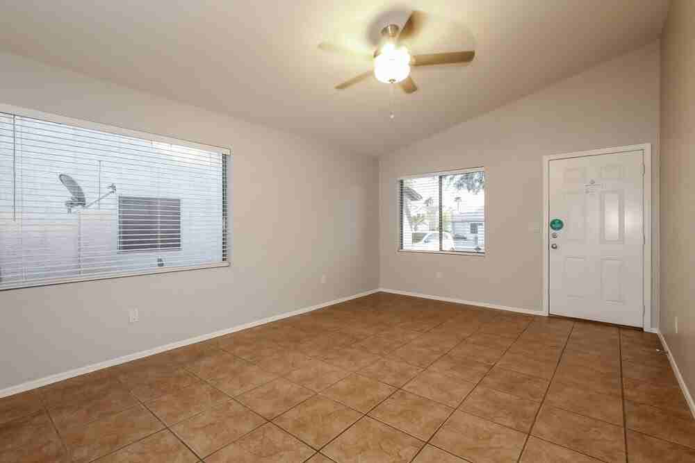 2030 E Wahalla Ln - Photo 3 of 14