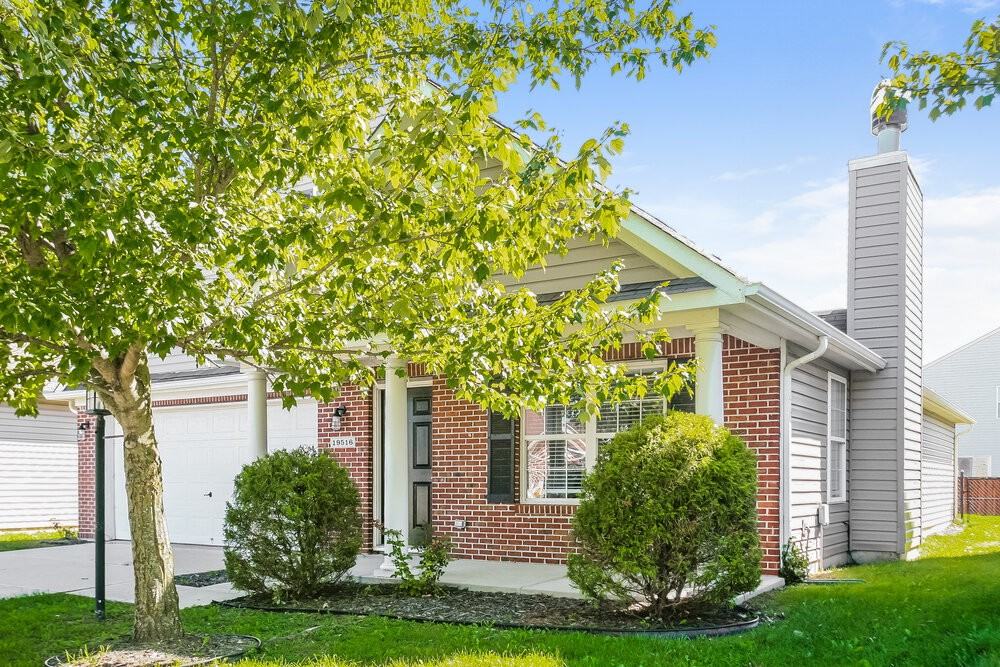 19516 Prairie Crossing Dr - Photo 4 of 17