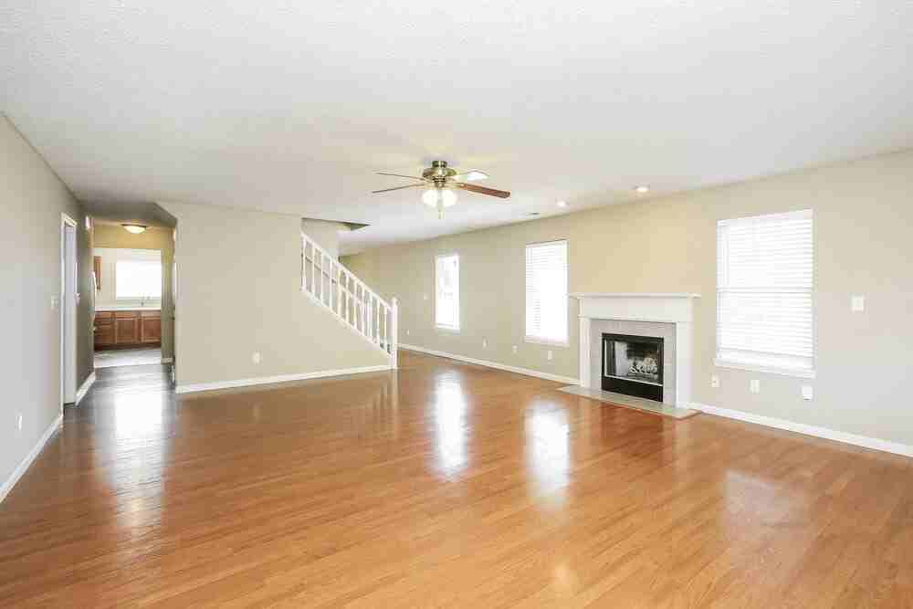 19516 Prairie Crossing Dr - Photo 6 of 17