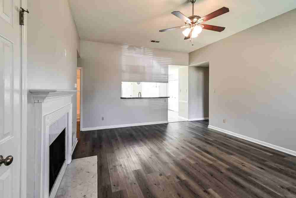 8389 Palm Springs Dr - Photo 4 of 16