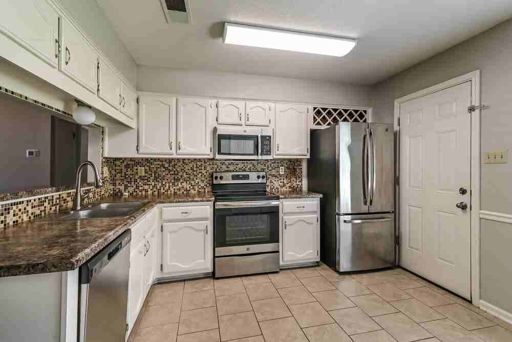 8389 Palm Springs Dr - Photo 6 of 16