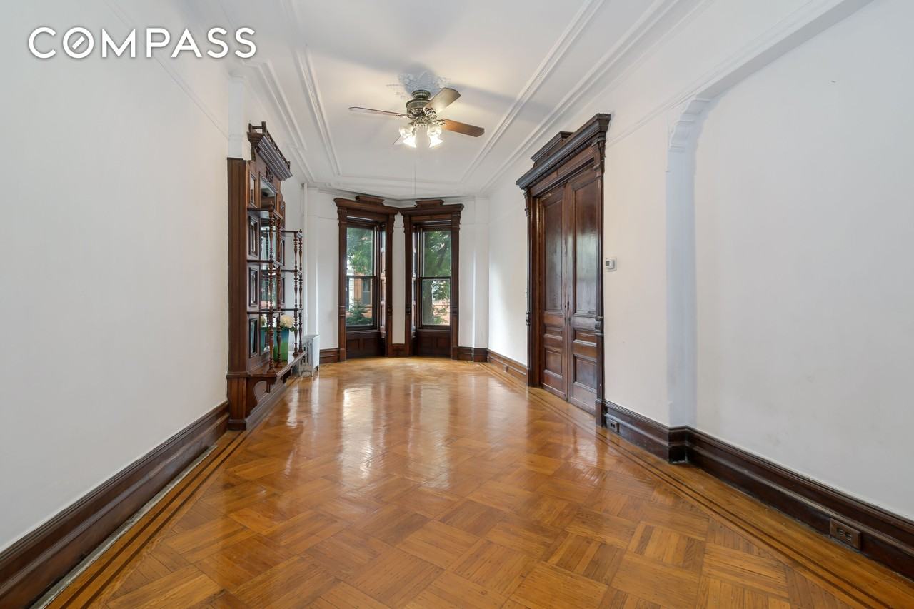 666 Putnam Ave #1 - Photo 3 of 7