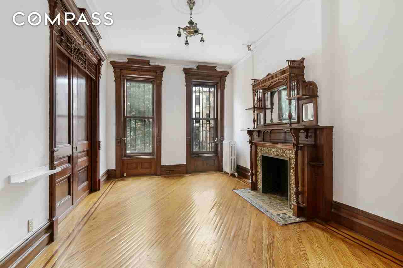 666 Putnam Ave #1 - Photo 4 of 7