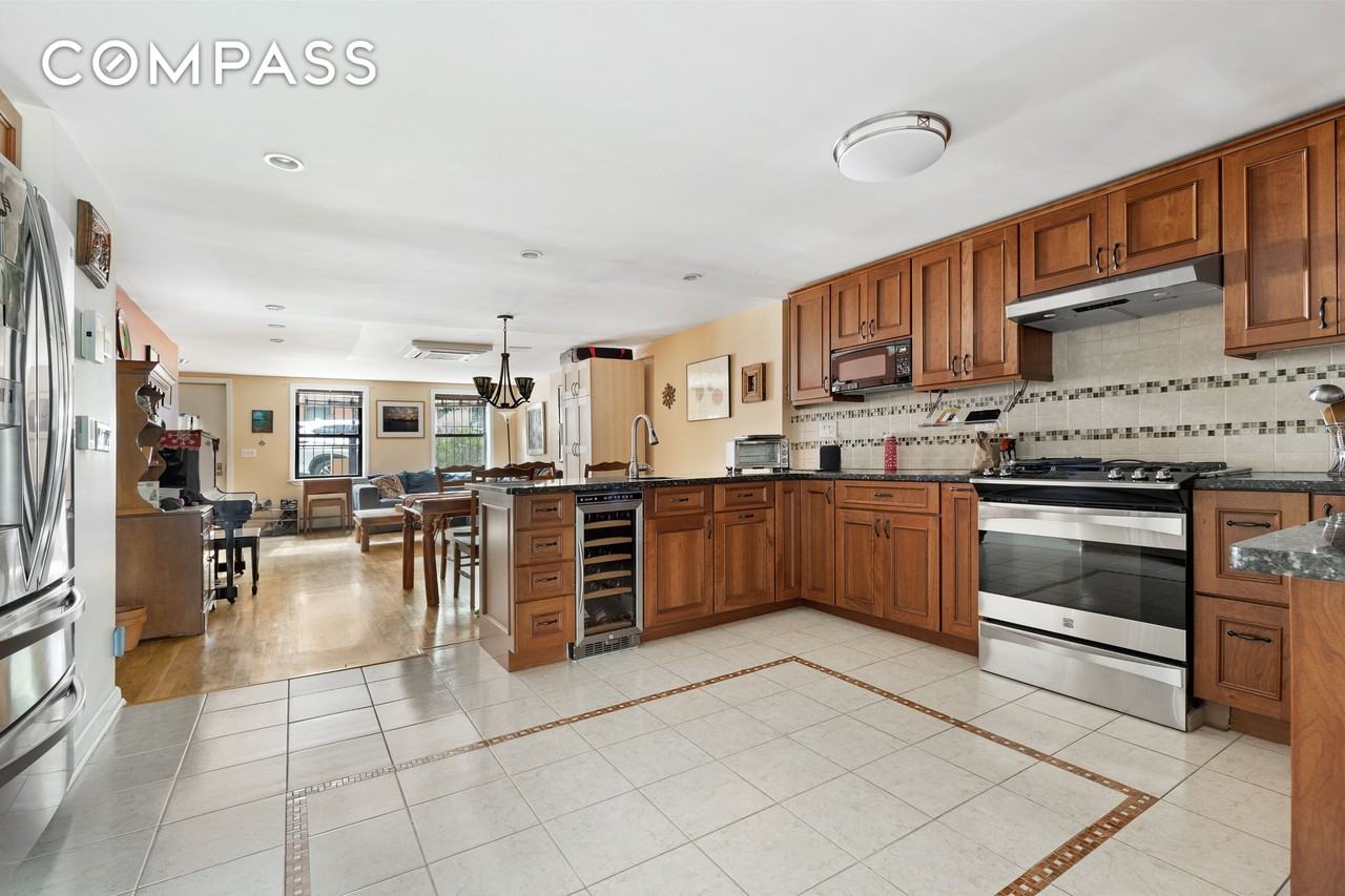 199 8th St #1 - Photo 2 of 12