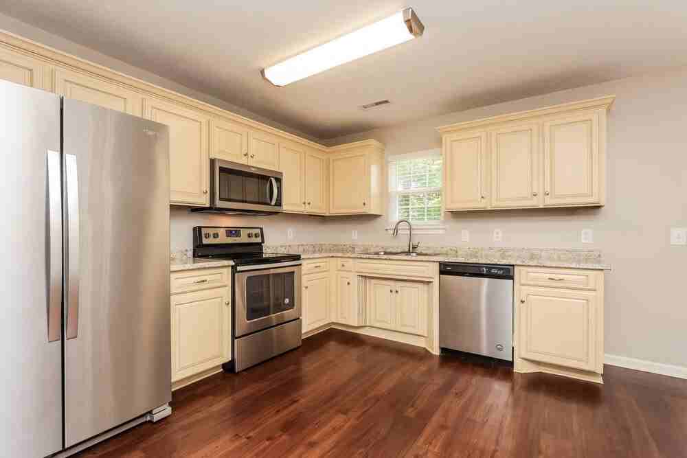 222 Hermitage Dr - Photo 7 of 17