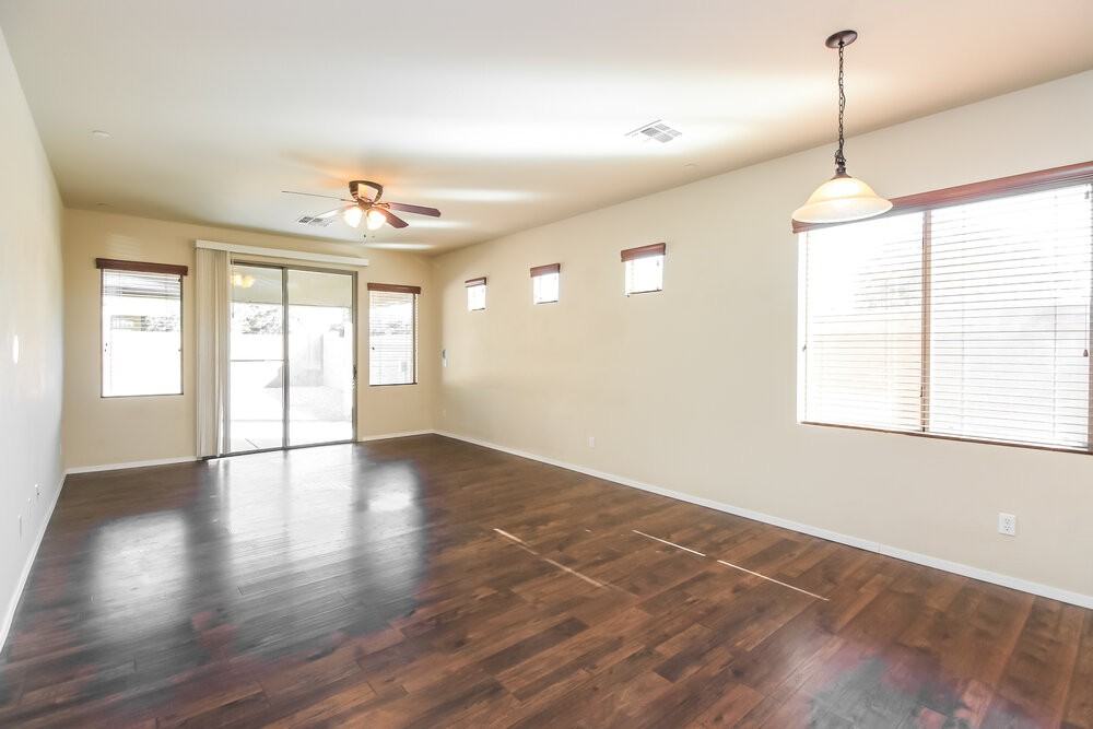 21937 S 214th St - Photo 3 of 16