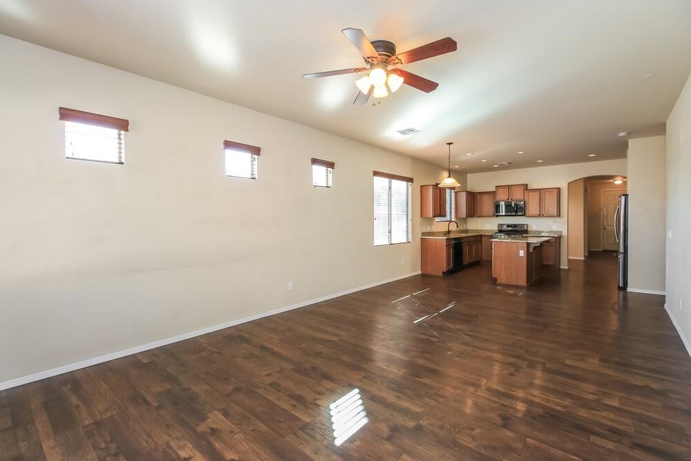 21937 S 214th St - Photo 4 of 16