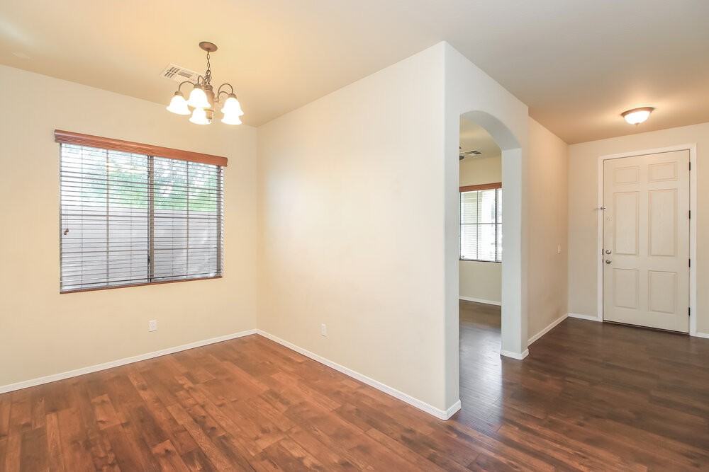 21937 S 214th St - Photo 5 of 16