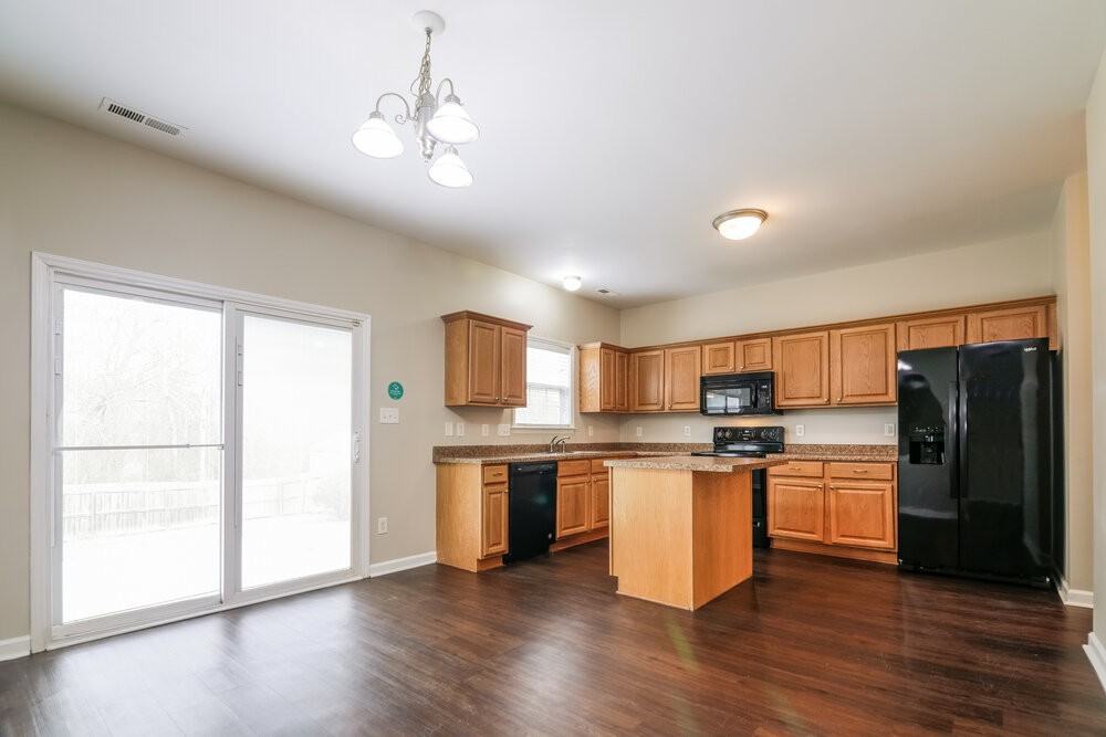 318 Jewel Haven Way - Photo 7 of 17