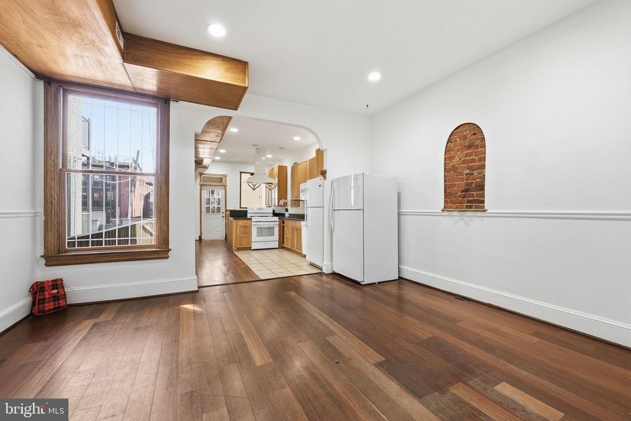 1116 Monroe St Nw Apt 1 - Photo 5 of 21