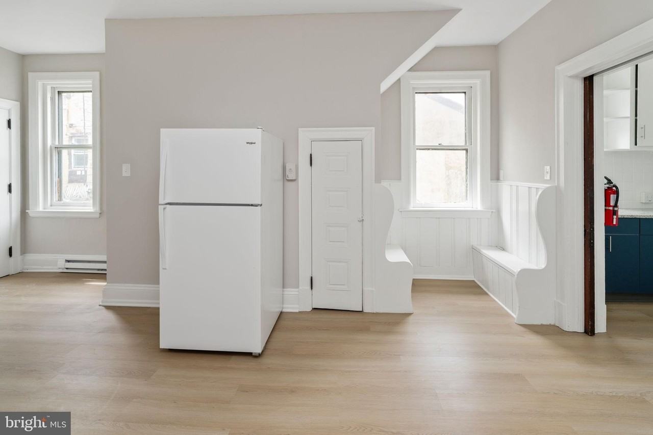 243 Chestnut St - Photo 4 of 10