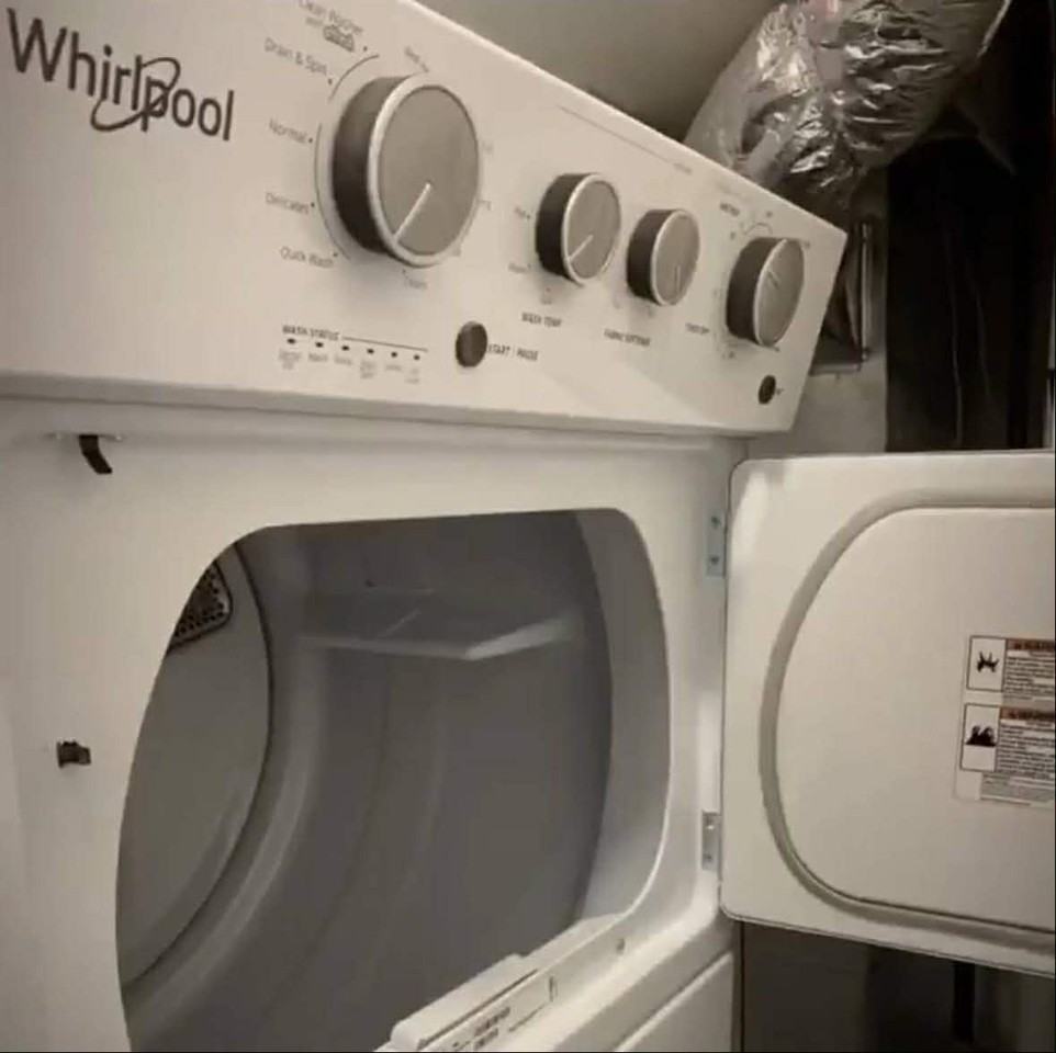 303 Bell St - Photo 4 of 7