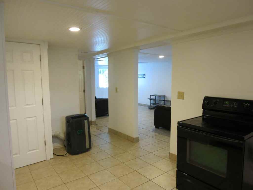 802 5th St Sw #B - Photo 3 of 15