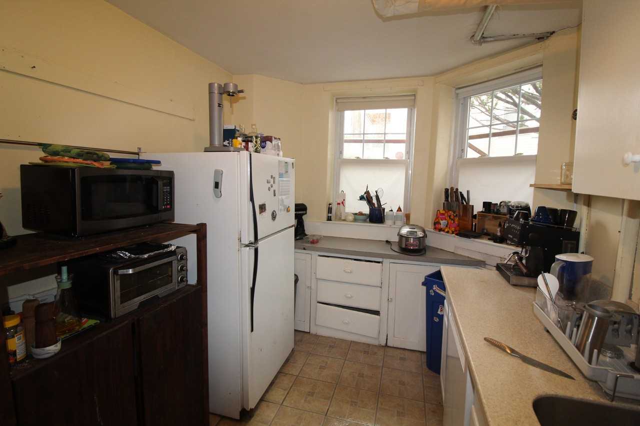 Concord Ave #19 - Photo 3 of 7