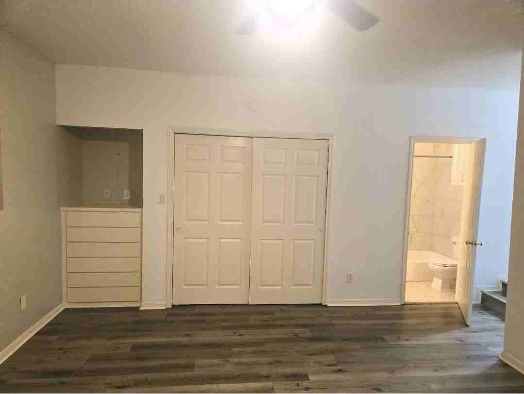 400 W Texas Ave #1 - Photo 2 of 5