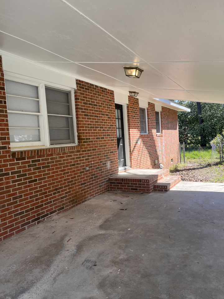 202 Sherman St - Photo 2 of 20