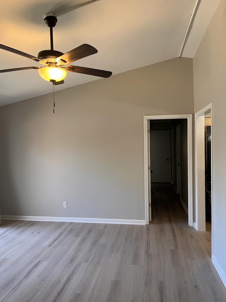 202 Sherman St - Photo 5 of 20