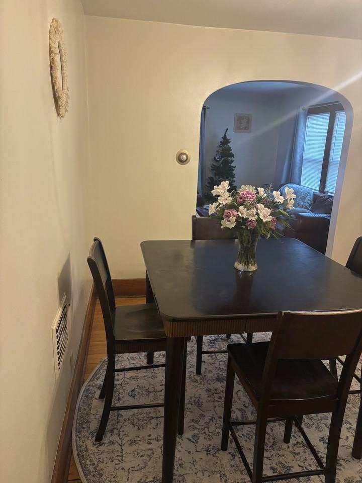 421 Schuyler St #1stFL - Photo 6 of 10