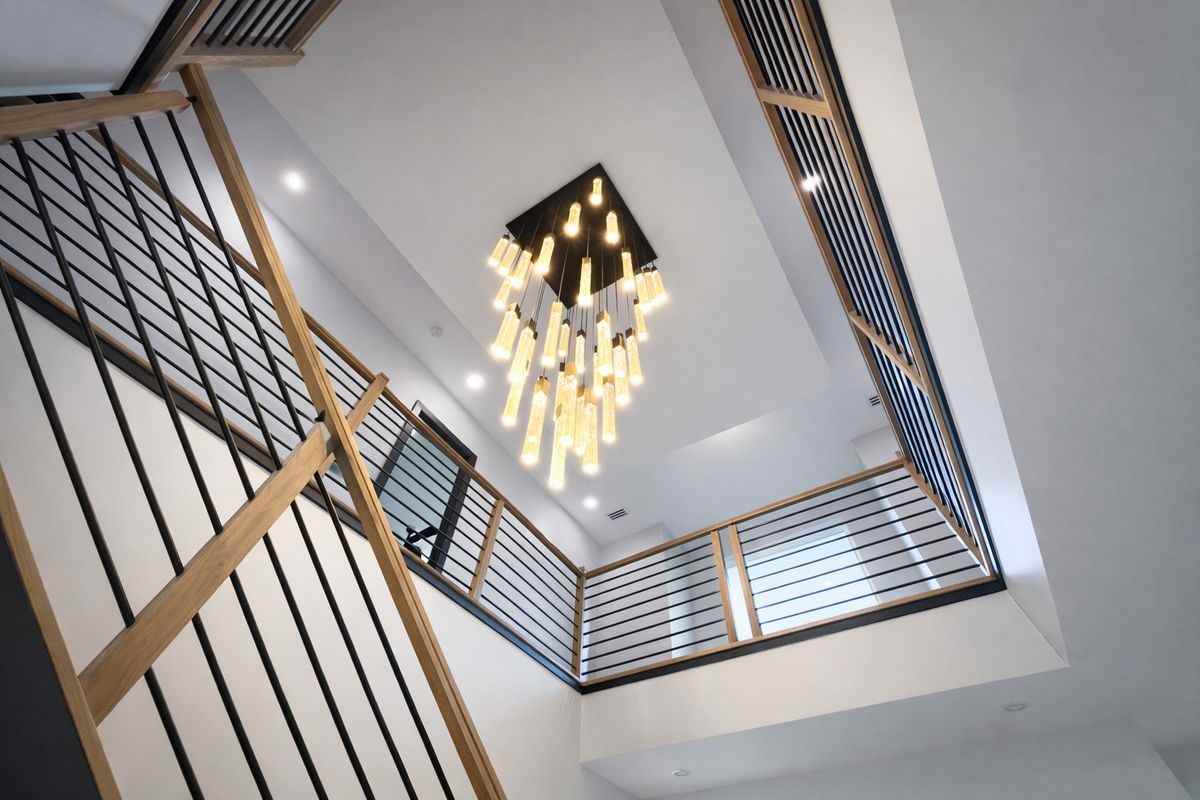 2613 Beacon Hill Rd - Photo 2 of 38