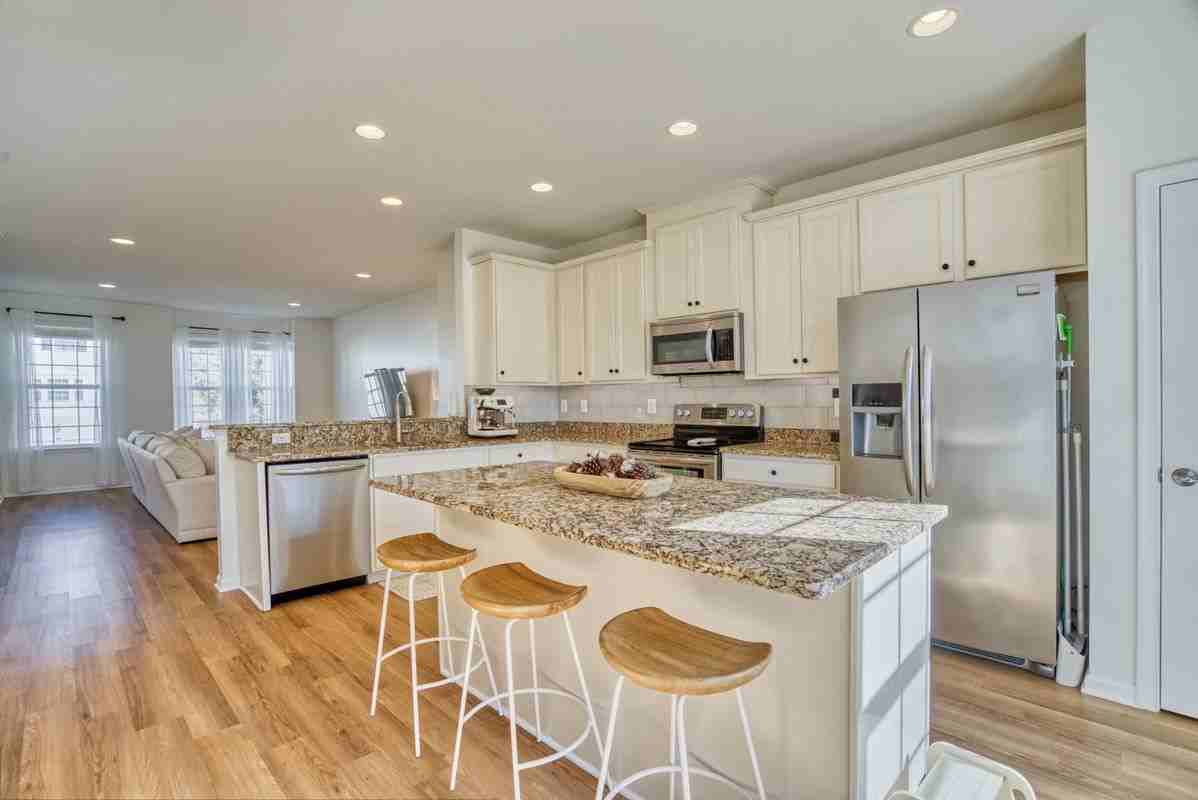 8217 Heritage Crossing Ct - Photo 2 of 38