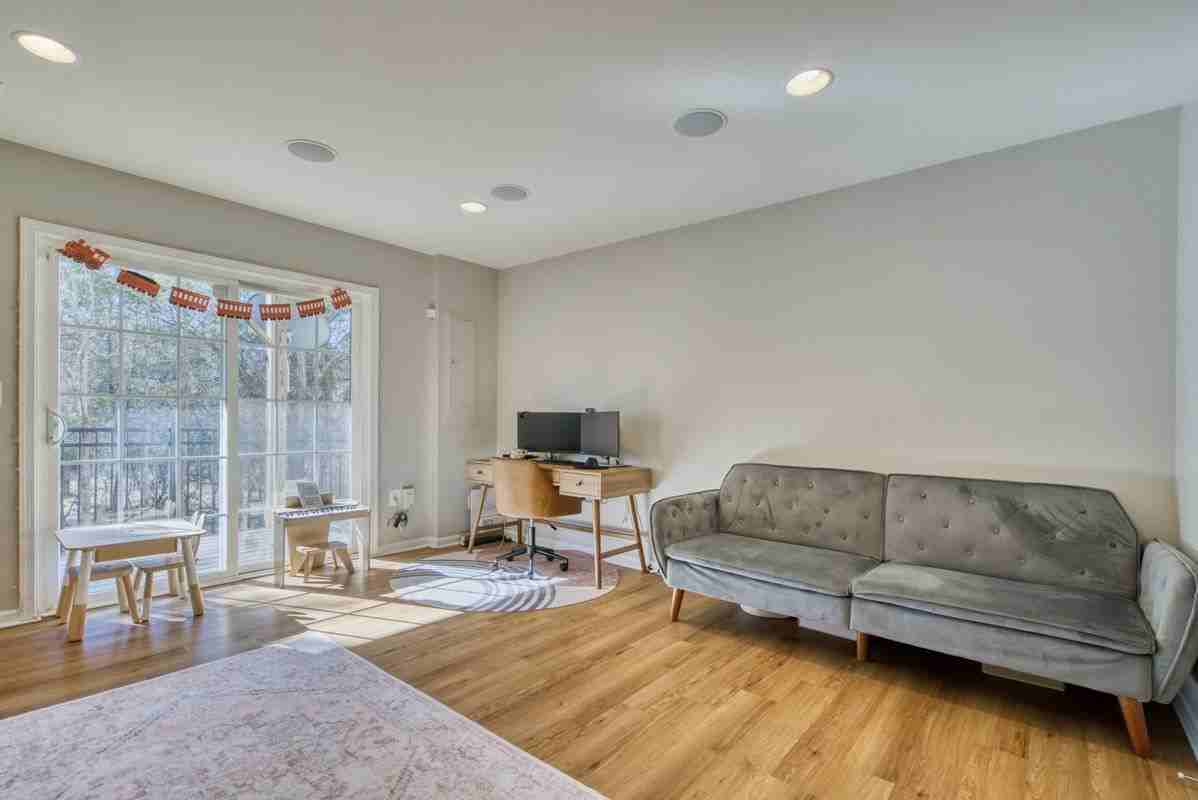 8217 Heritage Crossing Ct - Photo 6 of 38