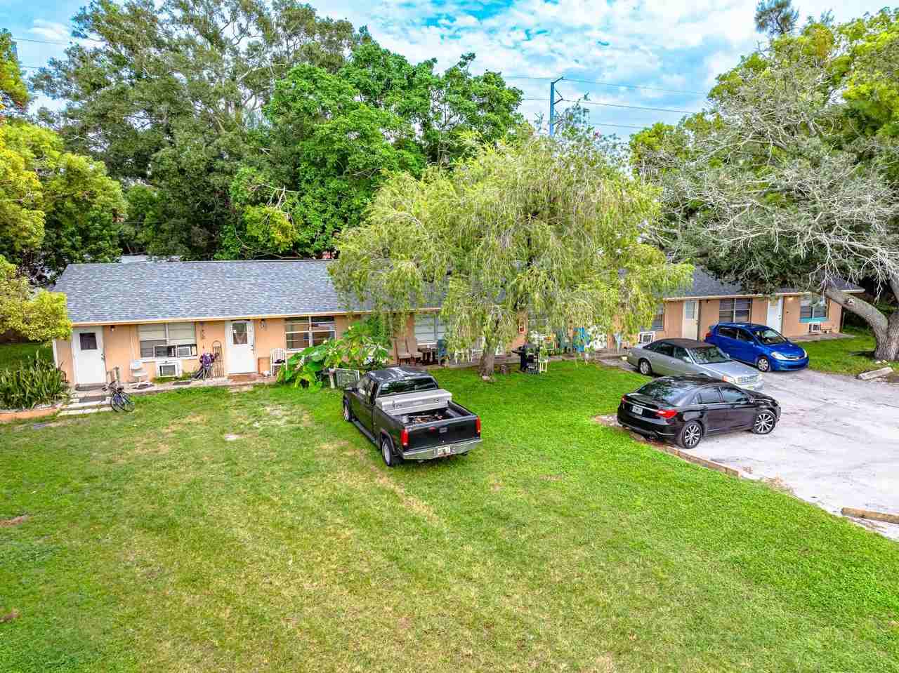 5680 28th St N - Photo 2 of 8