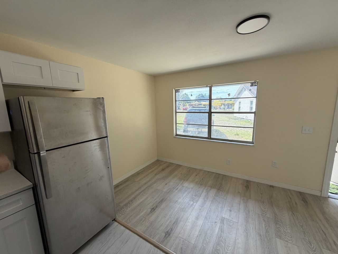 5680 28th St N - Photo 6 of 8