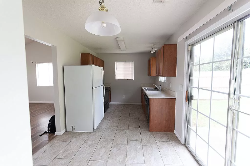 3905 Shepway Loop - Photo 4 of 14