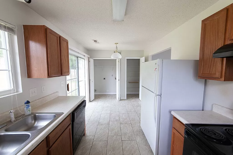 3905 Shepway Loop - Photo 5 of 14