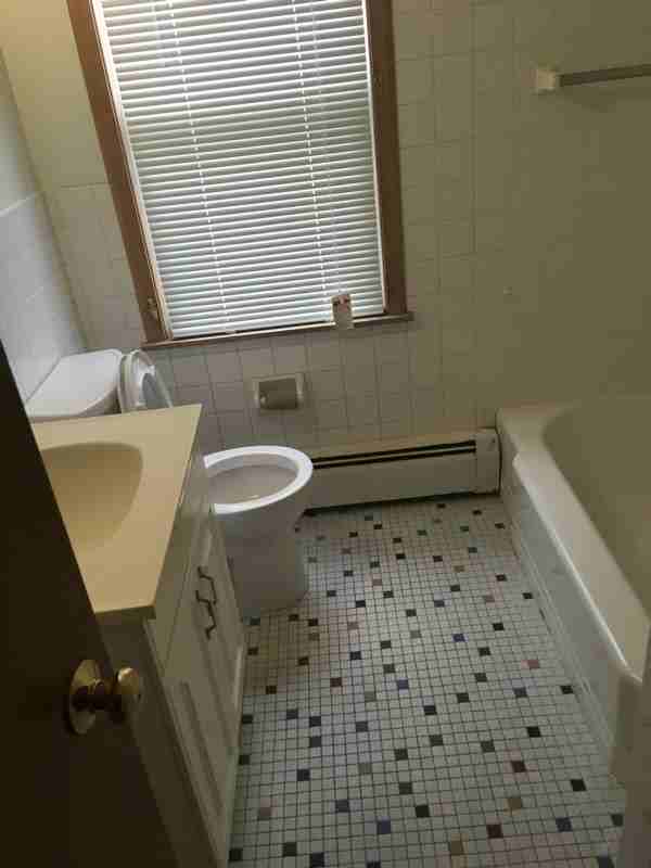 903 Oakdale Ave - Photo 2 of 9