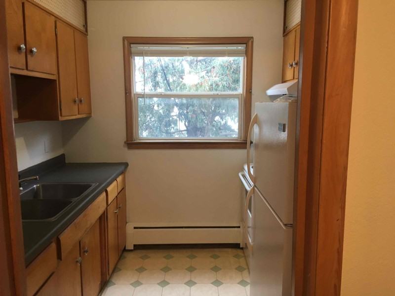 903 Oakdale Ave - Photo 4 of 9