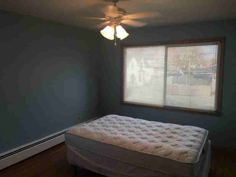 903 Oakdale Ave - Photo 6 of 9